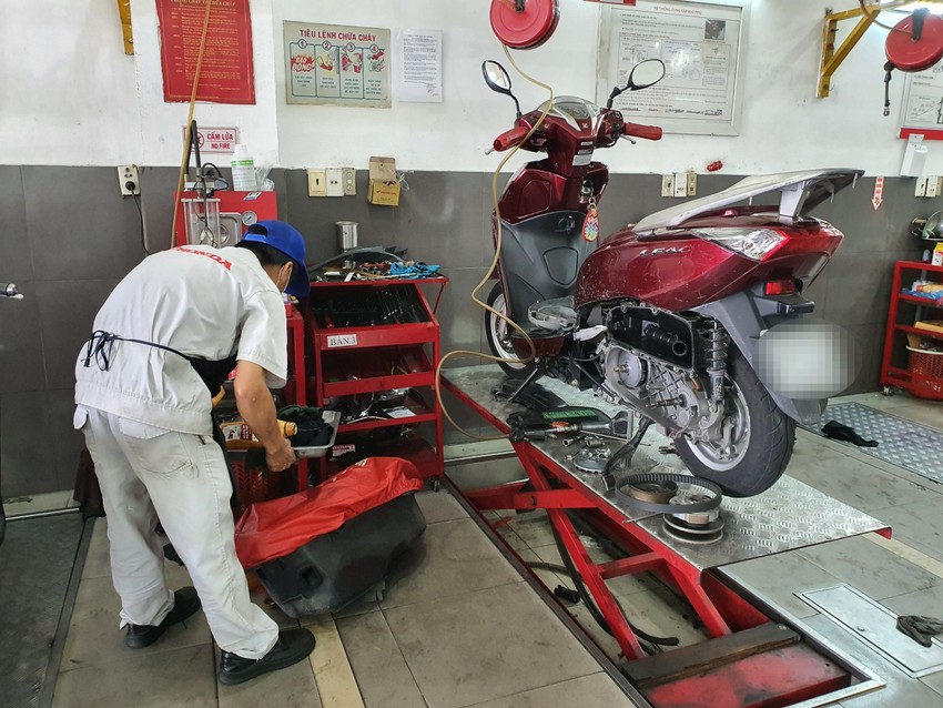 Sẽ kiểm tra định kỳ khí thải đối với mô tô, xe máy? ảnh 1