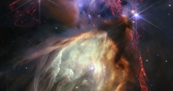 Kỷ niệm 1 năm hoạt động, kính James Webb "tung" ảnh đẹp siêu thực của vũ trụ