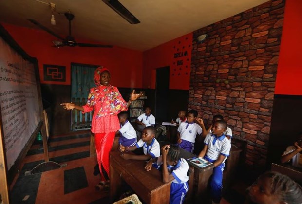 Nigeria: Chấp nhận thanh toán học phí bằng rác thải có thể tái chế