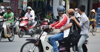 Bộ Công an đề xuất thêm trường hợp đi xe máy được 'kẹp ba' Bộ Công an đề xuất thêm trường hợp đi xe máy được 'kẹp ba'