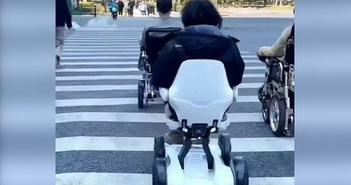 Chán xe máy điện, giới trẻ Trung Quốc đổ xô mua 'xe lăn điện' Chán xe máy điện, giới trẻ Trung Quốc đổ xô mua 'xe lăn điện'
