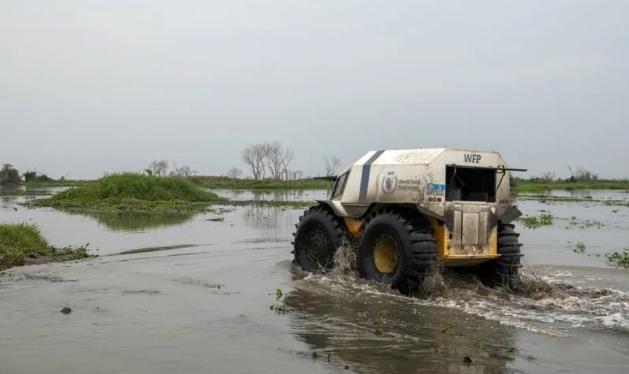 WFP triển khai xe robot tích hợp AI tham gia cứu trợ nhân đạo