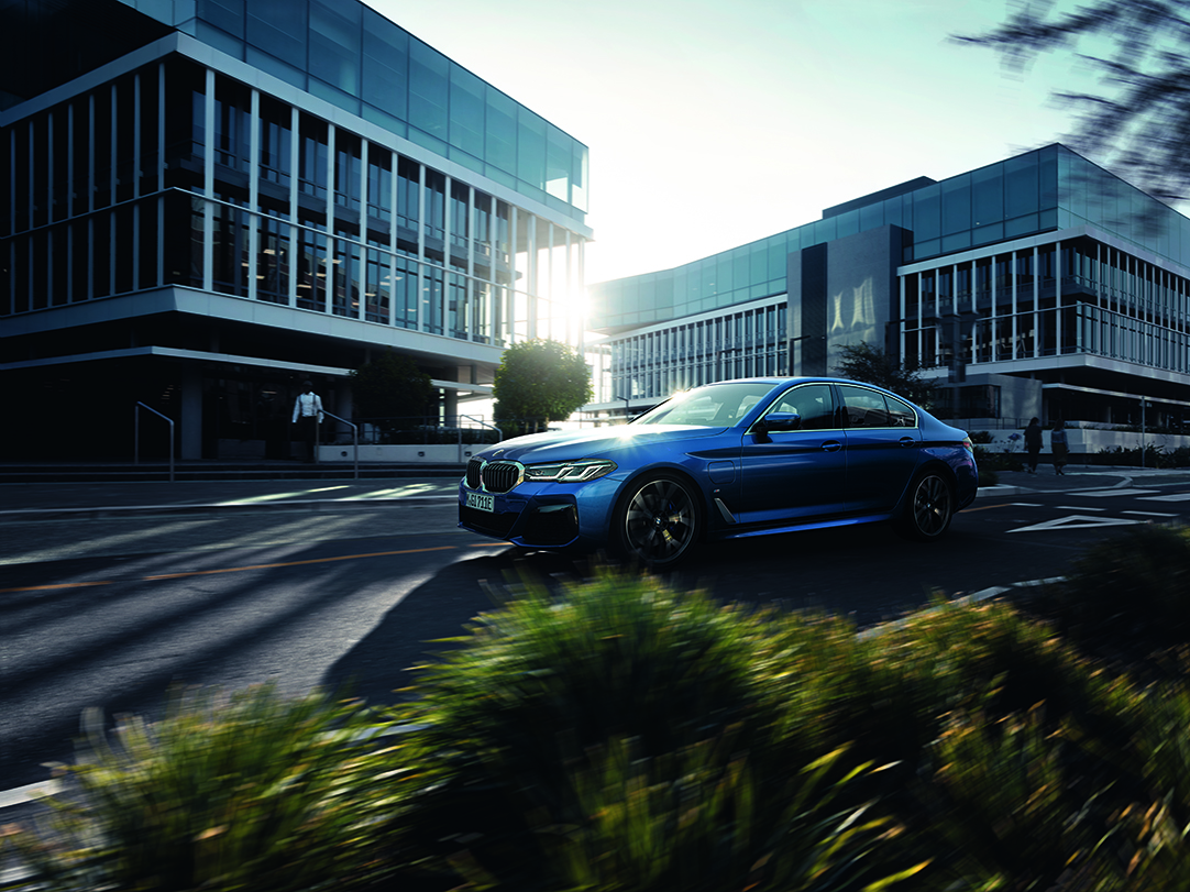Ưu đãi giá lên đến 50% lệ phí trước bạ cho các mẫu xe BMW - Ảnh 2.