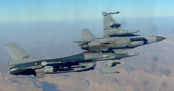 Bầu trời Syria ‘nóng dần’, Mỹ tái triển khai F-16 và A-10 đối đầu với Nga