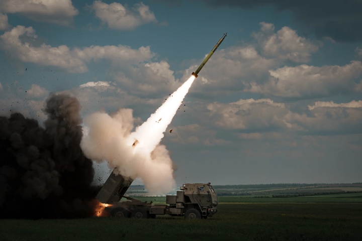 Pháo phản lực HIMARS từng là vấn đề lớn đối với quân đội Nga, tuy nhiên vũ khí này đang từng bước bị hóa giải. (Ảnh: Global Images Ukraine)