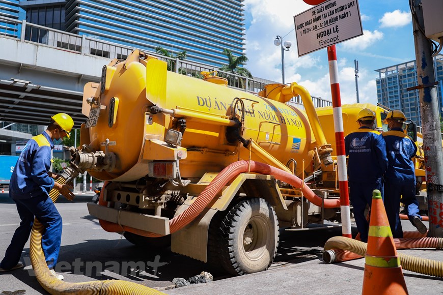 [Photo] Cận cảnh một góc hệ thống cống ngầm Hà Nội trước mùa mưa bão