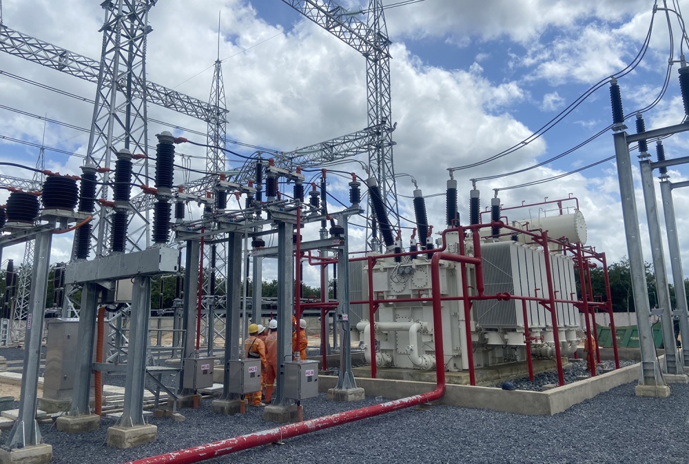 Đóng điện trạm biến áp 220kV Tân Biên (Tây Ninh)