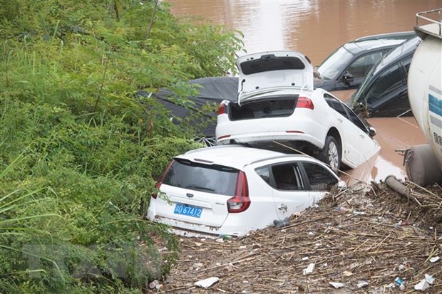 Trung Quốc nâng mức ứng phó khẩn cấp lũ lụt ở nhiều khu vực
