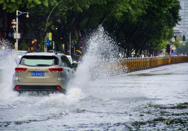 Trung Quốc: NMC duy trì cảnh báo mưa bão ở mức cao nhất