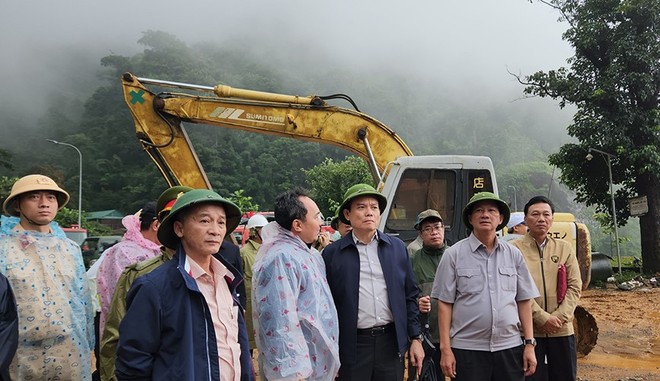 Mưa lớn làm 6 người chết và mất tích, đèo Bảo Lộc bị sạt lở vẫn chưa thể thông xe ảnh 1