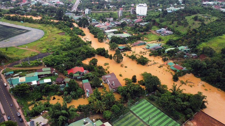 Mưa lớn kéo dài gây ngập sâu nhiều nơi tại Đắk Nông