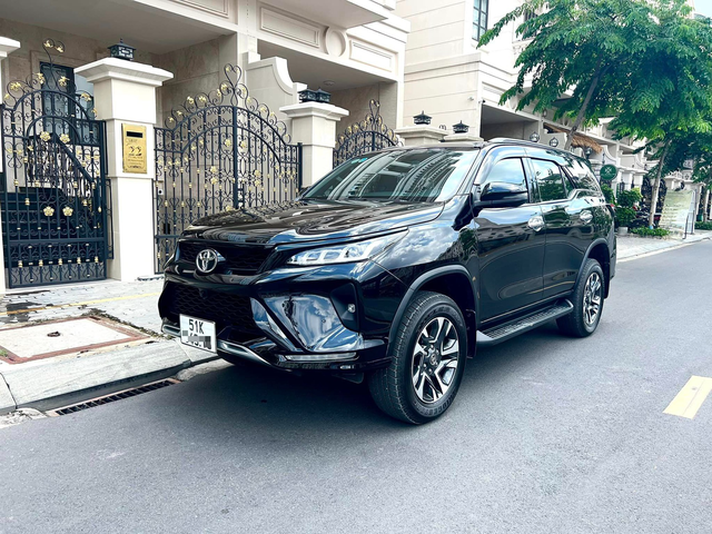 Toyota Fortuner Legender 'mất giá' hơn 350 triệu đồng sau 1 năm sử dụng - Ảnh 1. Toyota Fortuner Legender 'mất giá' hơn 350 triệu đồng sau 1 năm sử dụng - Ảnh 1.