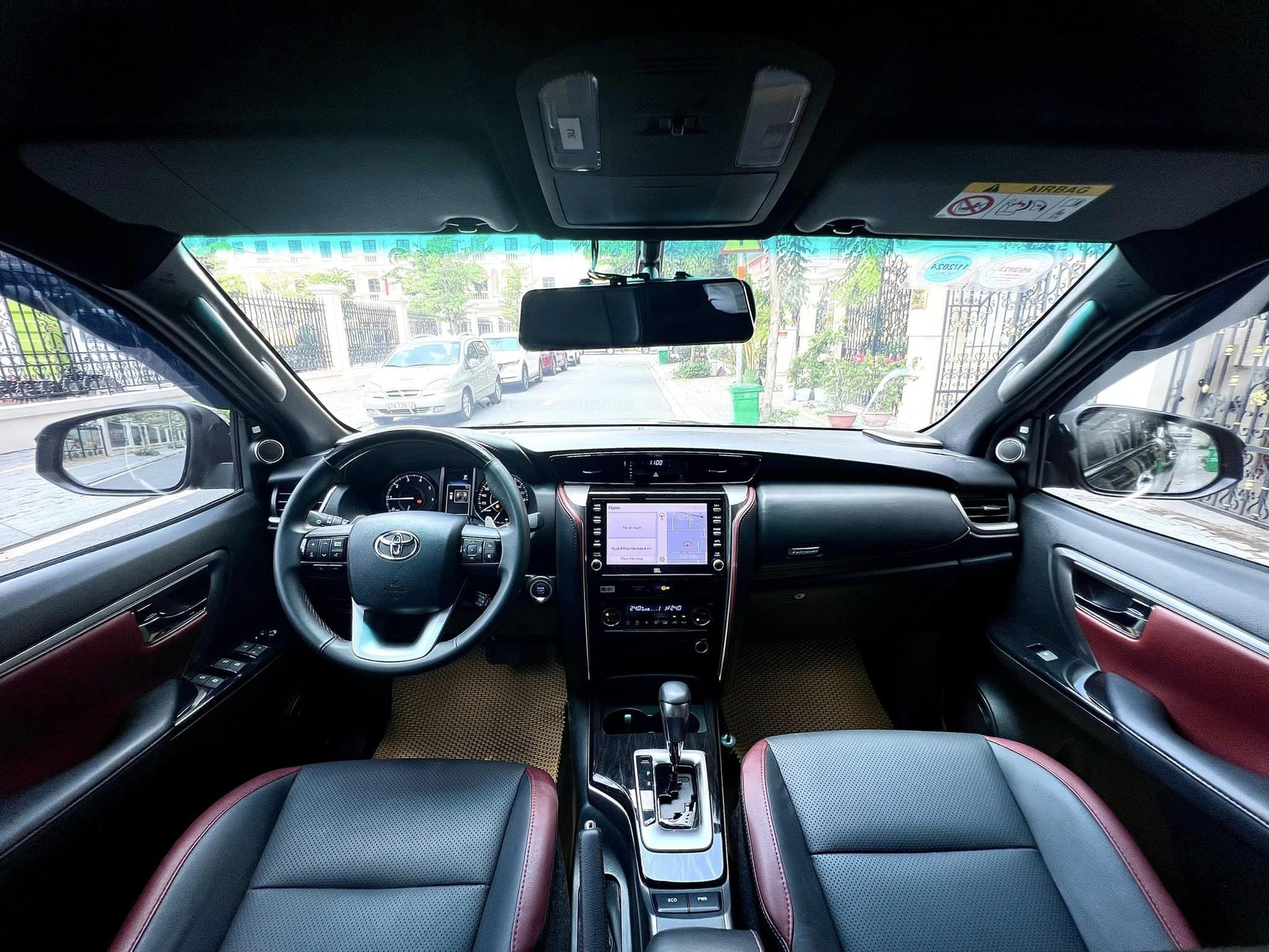 Toyota Fortuner Legender 'mất giá' hơn 350 triệu đồng sau 1 năm sử dụng - Ảnh 2. Toyota Fortuner Legender 'mất giá' hơn 350 triệu đồng sau 1 năm sử dụng - Ảnh 2.