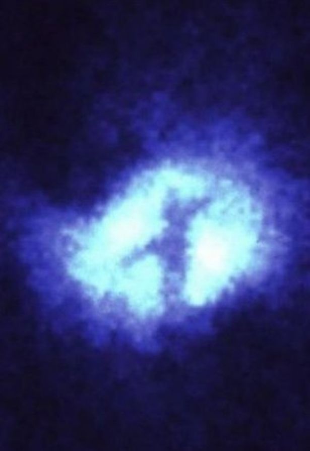 NASA phát hiện cấu trúc giống như cây thánh giá ở giữa thiên hà