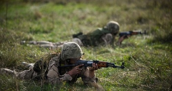 2.000 biệt kích Ukraine được huấn luyện tại Anh