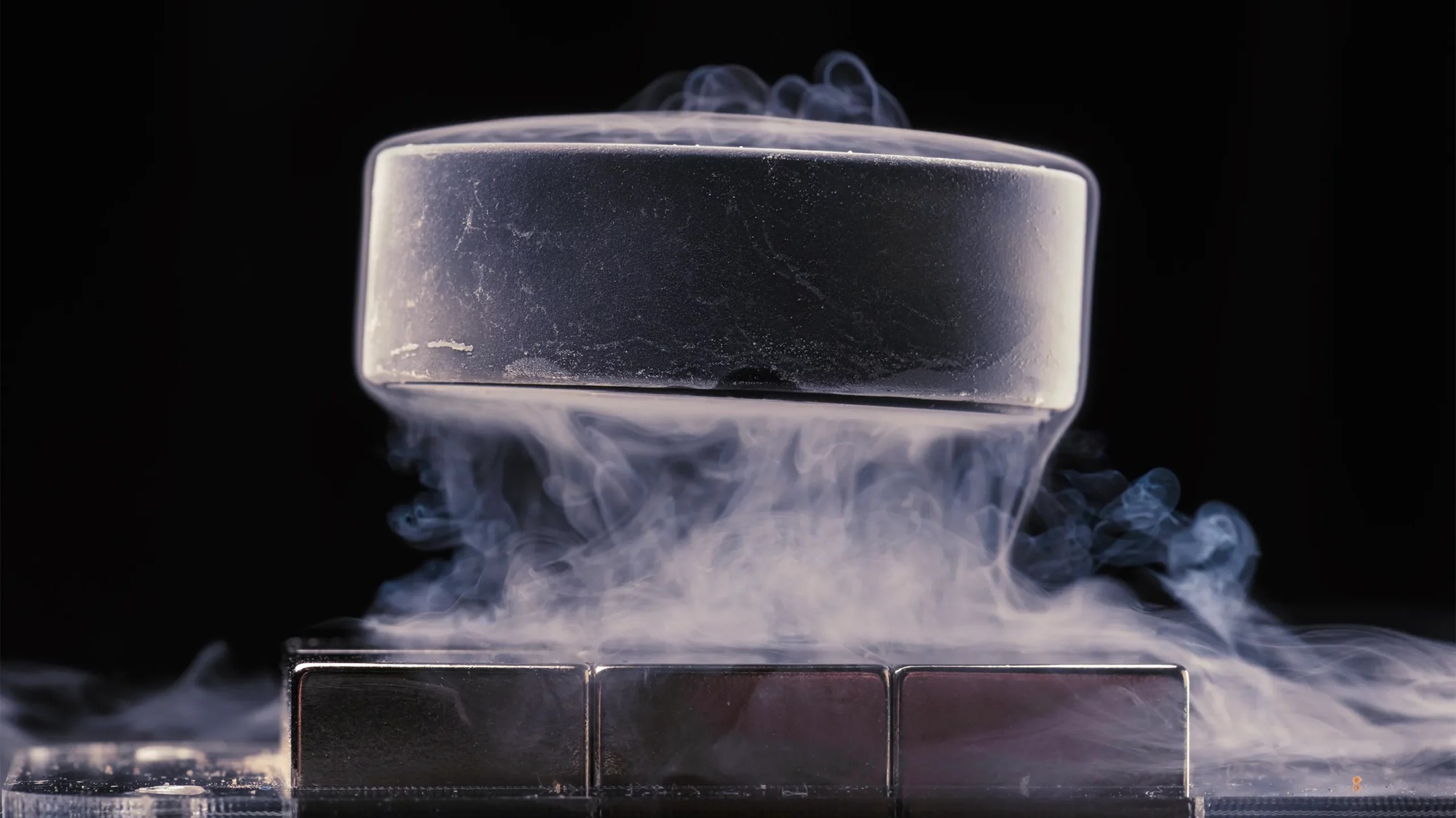 Hiện tượng siêu dẫn ở nhiệt độ phòng có thực sự khả thi?