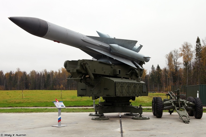 Tên lửa V-880 trên bệ phóng 5P72V tại Công viên Yêu nước ở Moskva vào tháng 10/2016.