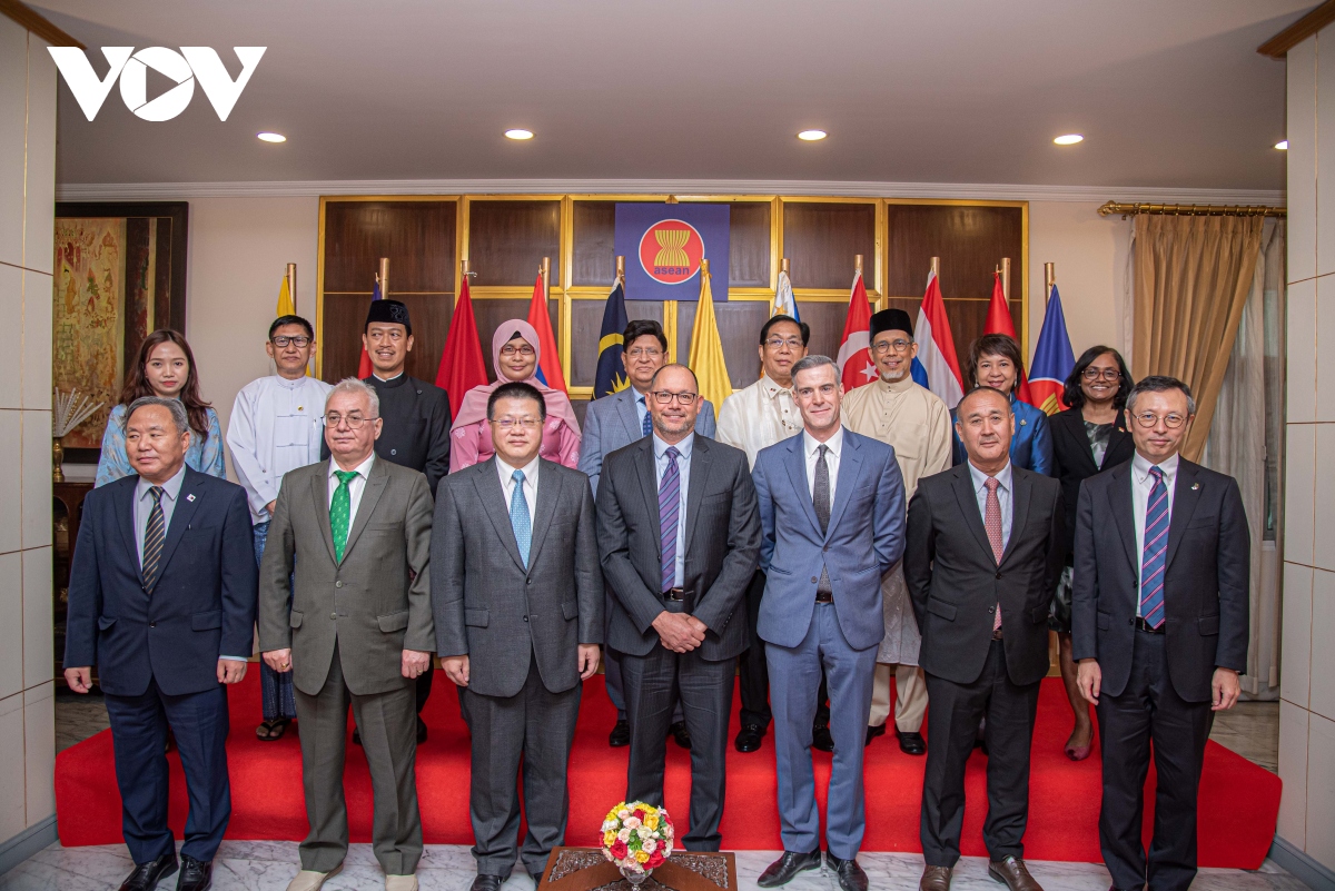 tổng thống sri lanka tham dự lễ thượng cờ asean hình ảnh 3 tong thong sri lanka tham du le thuong co asean hinh anh 3
