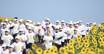 Thế Giới Di Động tài trợ 1.000 đồng hồ thông minh cho giải chạy bộ S-Race Thế Giới Di Động tài trợ 1.000 đồng hồ thông minh cho giải chạy bộ S-Race