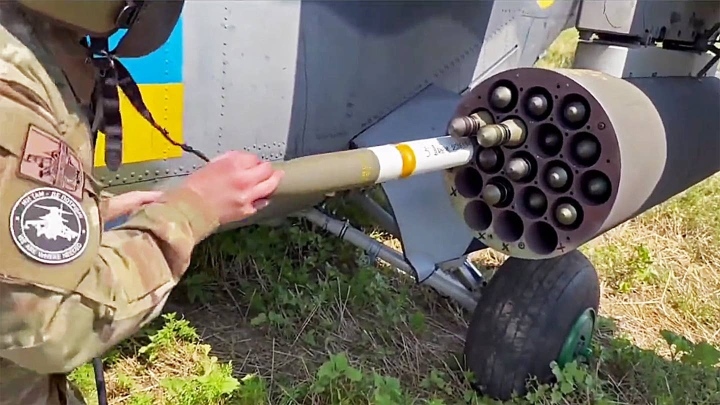 Mi-24 Ukraine thêm uy lực khi trang bị ống phóng rocket của Mỹ