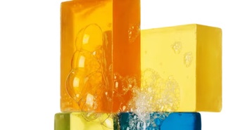 Các nhà khoa học Mỹ biến nhựa đã qua sử dụng thành xà phòng Các nhà khoa học Mỹ biến nhựa đã qua sử dụng thành xà phòng