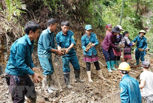Trao 3 tỷ đồng hỗ trợ tỉnh Yên Bái khắc phục hậu quả thiên tai