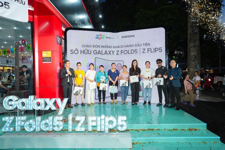 Loạt Galaxy Z thế hệ mới đến tay người dùng Việt