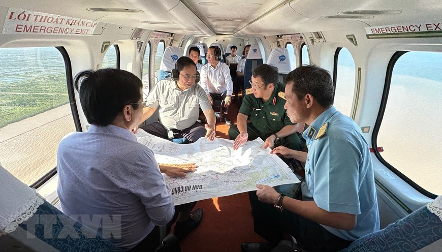 Thủ tướng thị sát tình hình sạt lở tại Cà Mau, Kiên Giang và Đồng Tháp