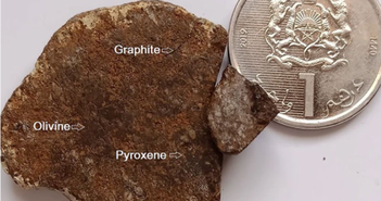 Bất ngờ mảnh thiên thạch 'đẻ' toàn siêu kim cương Bất ngờ mảnh thiên thạch 'đẻ' toàn siêu kim cương