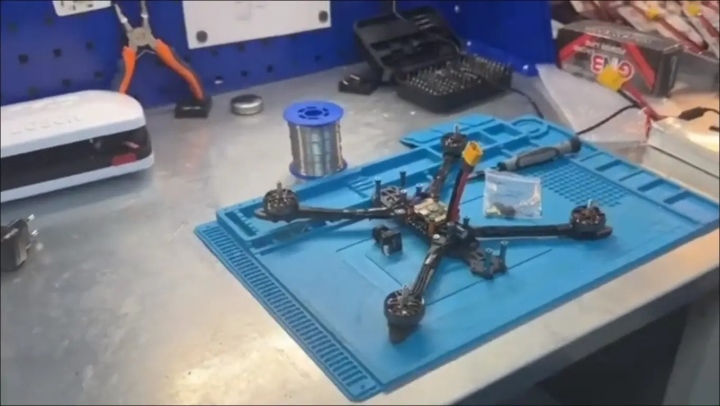 Lắp ráp UAV Gastello.