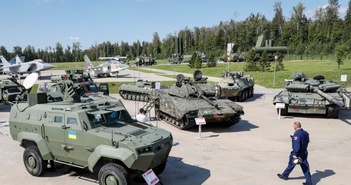 Nga trưng bày vũ khí phương Tây thu được từ Ukraine ở Army-2023 Nga trưng bày vũ khí phương Tây thu được từ Ukraine ở Army-2023