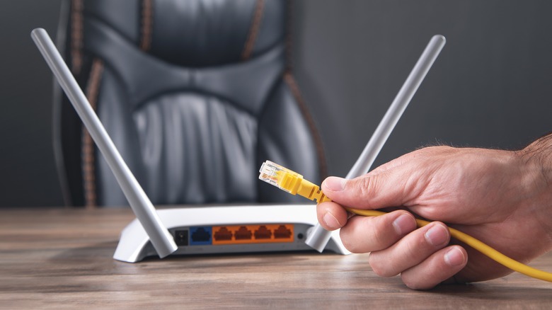 Bạn có biết 5 thủ thuật này sẽ giúp "kích" sóng Wifi? - Ảnh 4. Bạn có biết 5 thủ thuật này sẽ giúp "kích" sóng Wifi? - Ảnh 4.