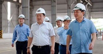 Chủ tịch Ủy ban QLVNNTDN Nguyễn Hoàng Anh làm việc với Công ty Nhôm Lâm Đồng Chủ tịch Ủy ban QLVNNTDN Nguyễn Hoàng Anh làm việc với Công ty Nhôm Lâm Đồng