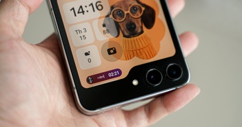 Màn hình phụ hình dáng kì lạ của Galaxy Z Flip5 hóa ra là có chủ ý, dùng mới thấy hợp lý vô cùng Màn hình phụ hình dáng kì lạ của Galaxy Z Flip5 hóa ra là có chủ ý, dùng mới thấy hợp lý vô cùng