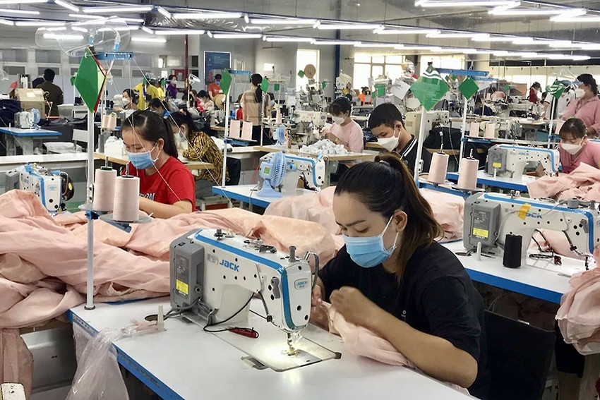 Tranh luận về tăng lương tối thiểu vùng năm 2024