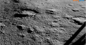 Bức đầu tiên về Mặt Trăng từ tàu vũ trụ Ấn Độ
