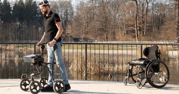 Giao diện não bộ - cột sống kết hợp machine learning giúp chàng trai liệt 12 năm lấy lại khả năng đi bộ Giao diện não bộ - cột sống kết hợp machine learning giúp chàng trai liệt 12 năm lấy lại khả năng đi bộ