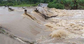 Tuyên Quang: Một thiếu niên bị lũ cuốn trôi khi đi qua cầu tràn Tuyên Quang: Một thiếu niên bị lũ cuốn trôi khi đi qua cầu tràn