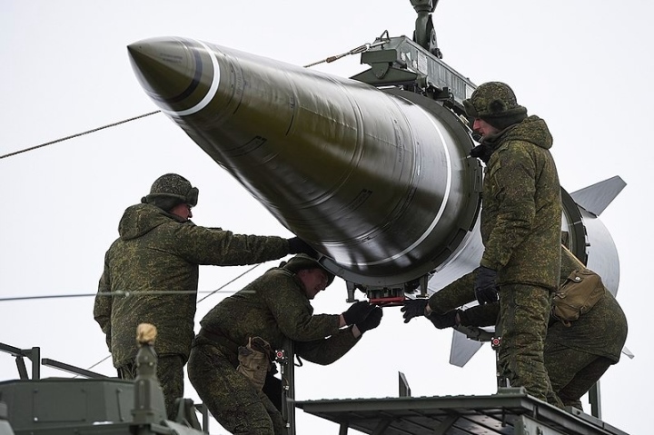 Binh lính Nga huấn luyện sử dụng tên lửa Iskander-M.