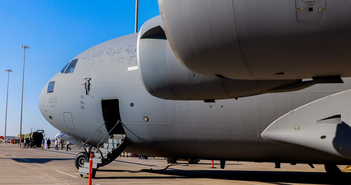 Khám phá bên trong 'ngựa thồ' C-17 chuyên phục vụ Tổng thống Mỹ Khám phá bên trong 'ngựa thồ' C-17 chuyên phục vụ Tổng thống Mỹ