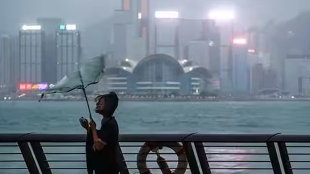 Đài Loan: Bão Haikui đổ bộ vào gây mất điện trên diện rộng