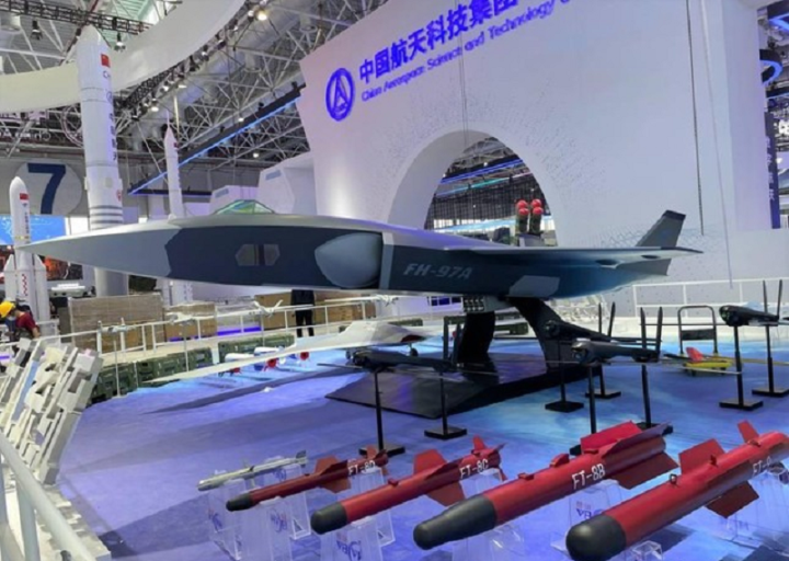 FH-97A, một mẫu máy bay không người lái ứng dụng trí tuệ nhân tạo, được trưng bày lần đầu tiên tại một triển lãm vào năm 2022. (Ảnh: Weibo)