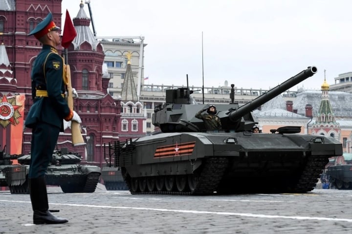 Lý do đằng sau sự xuất hiện ngắn ngủi của T-14 Armata ở Ukraine