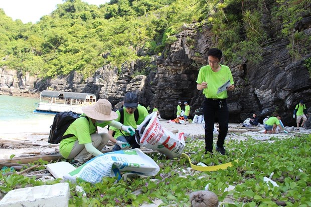 Chiến dịch làm cho thế giới sạch hơn: Hướng tới giảm rác thải nhựa