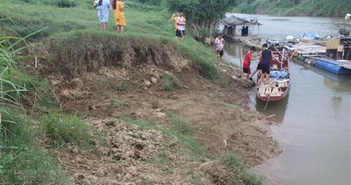 Thanh Hóa: Đê tả sông Bưởi sạt lở nghiêm trọng với chiều dài hơn 1,4km Thanh Hóa: Đê tả sông Bưởi sạt lở nghiêm trọng với chiều dài hơn 1,4km