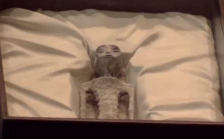 'Xác người ngoài hành tinh' 1.800 năm tuổi trưng bày tại Quốc hội Mexico