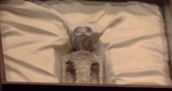 'Xác người ngoài hành tinh' 1.800 năm tuổi trưng bày tại Quốc hội Mexico