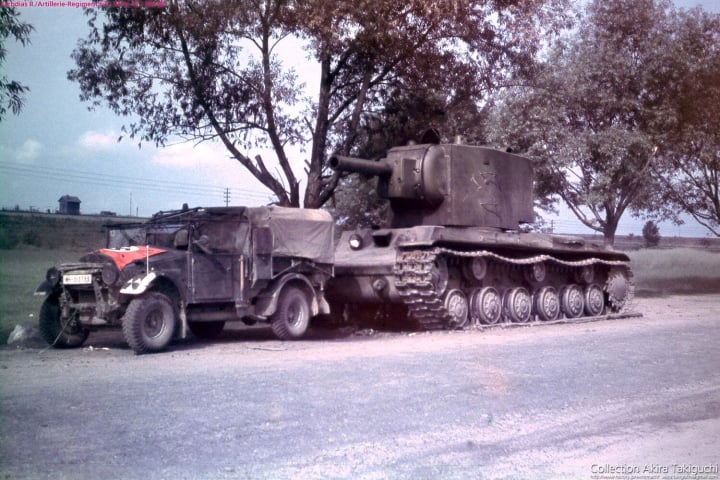 Xe tăng KV-2.