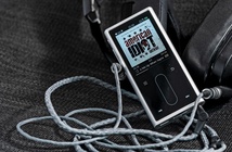 Các mẫu máy nghe nhạc MP3, MP4 giá bình dân tốt nhất năm 2021