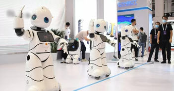 Đỉnh cao công nghệ tổ chức sự kiện Trung Quốc: 5G nhanh gấp 10 lần tiêu chuẩn, từ tuần tra, giao hàng đến phiên dịch đều dùng robot và AI